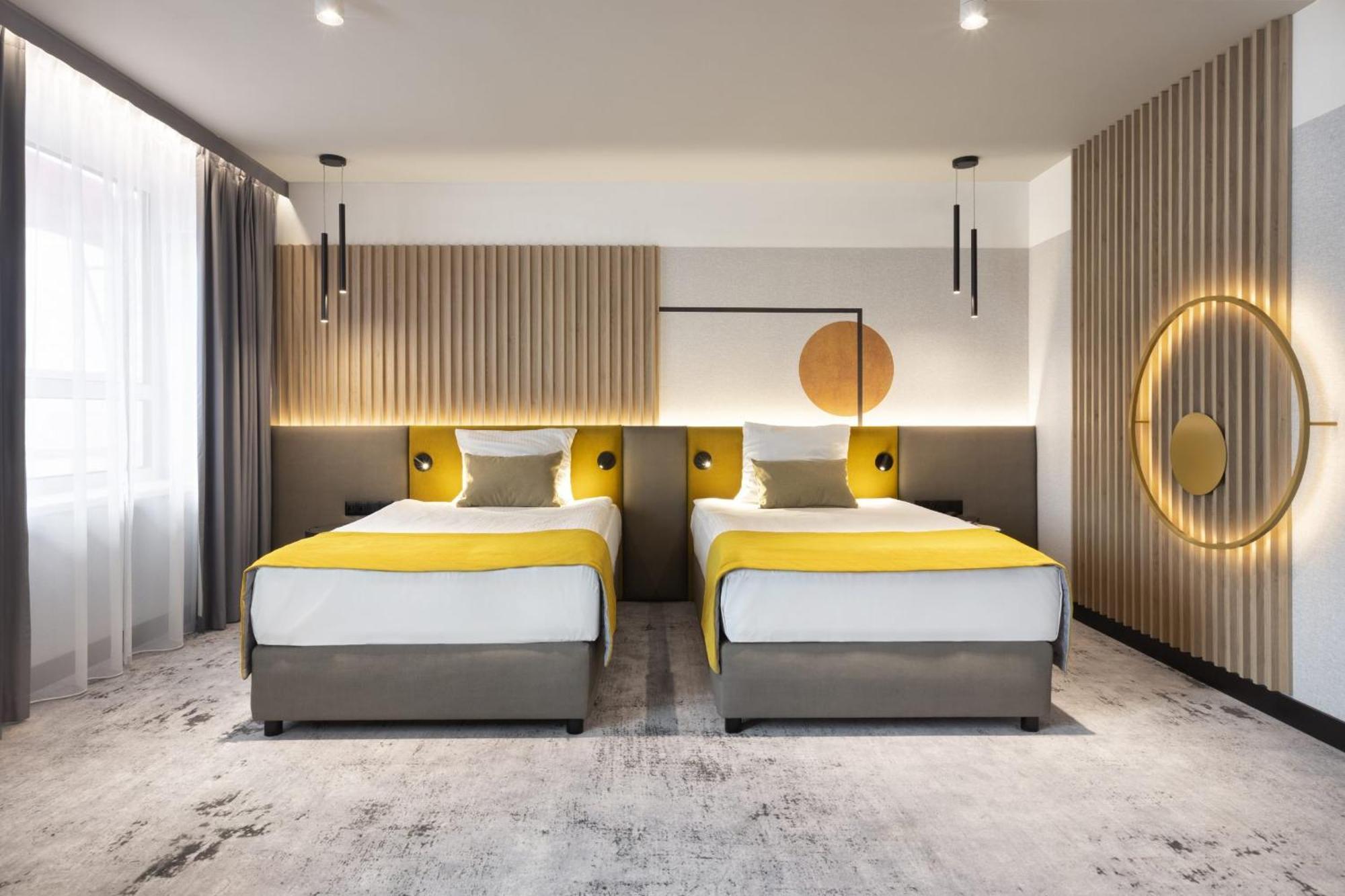 Voco Katowice By Ihg Hotel Bagian luar foto