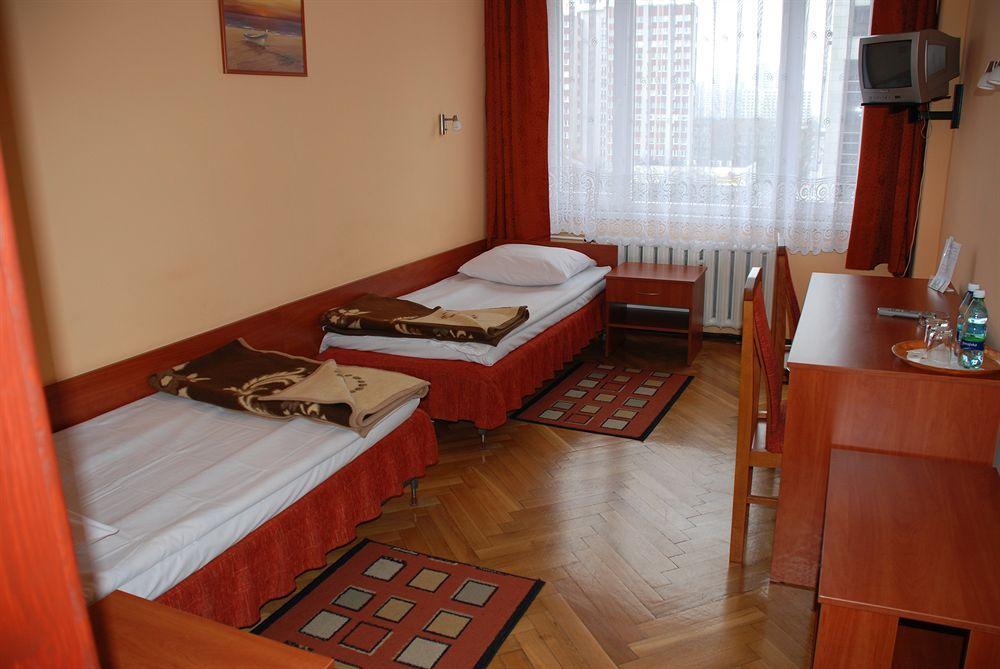 Voco Katowice By Ihg Hotel Bagian luar foto