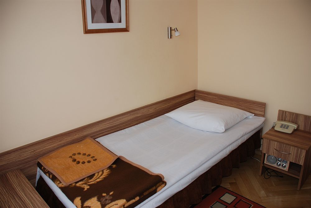 Voco Katowice By Ihg Hotel Bagian luar foto