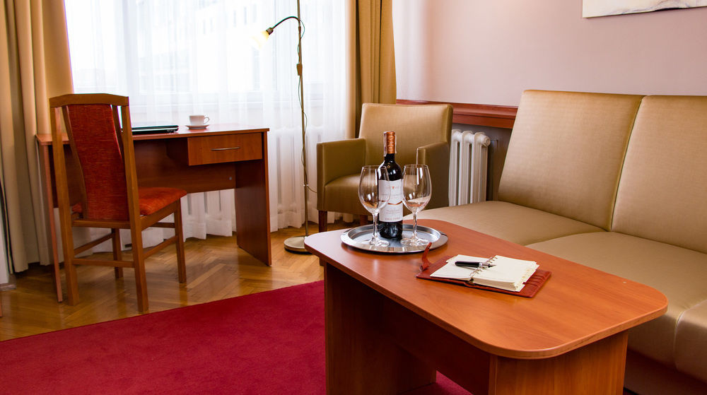 Voco Katowice By Ihg Hotel Bagian luar foto
