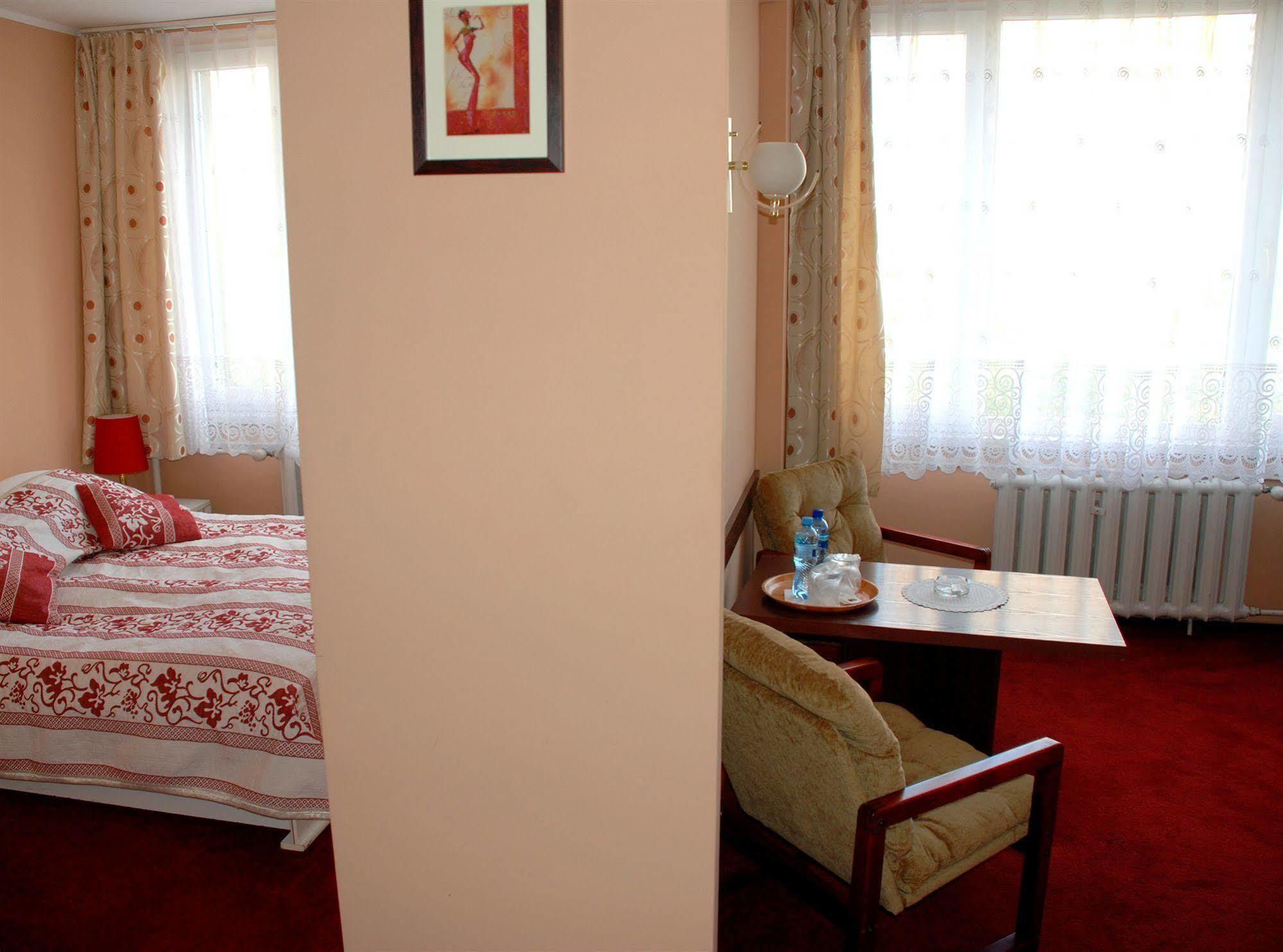 Voco Katowice By Ihg Hotel Bagian luar foto