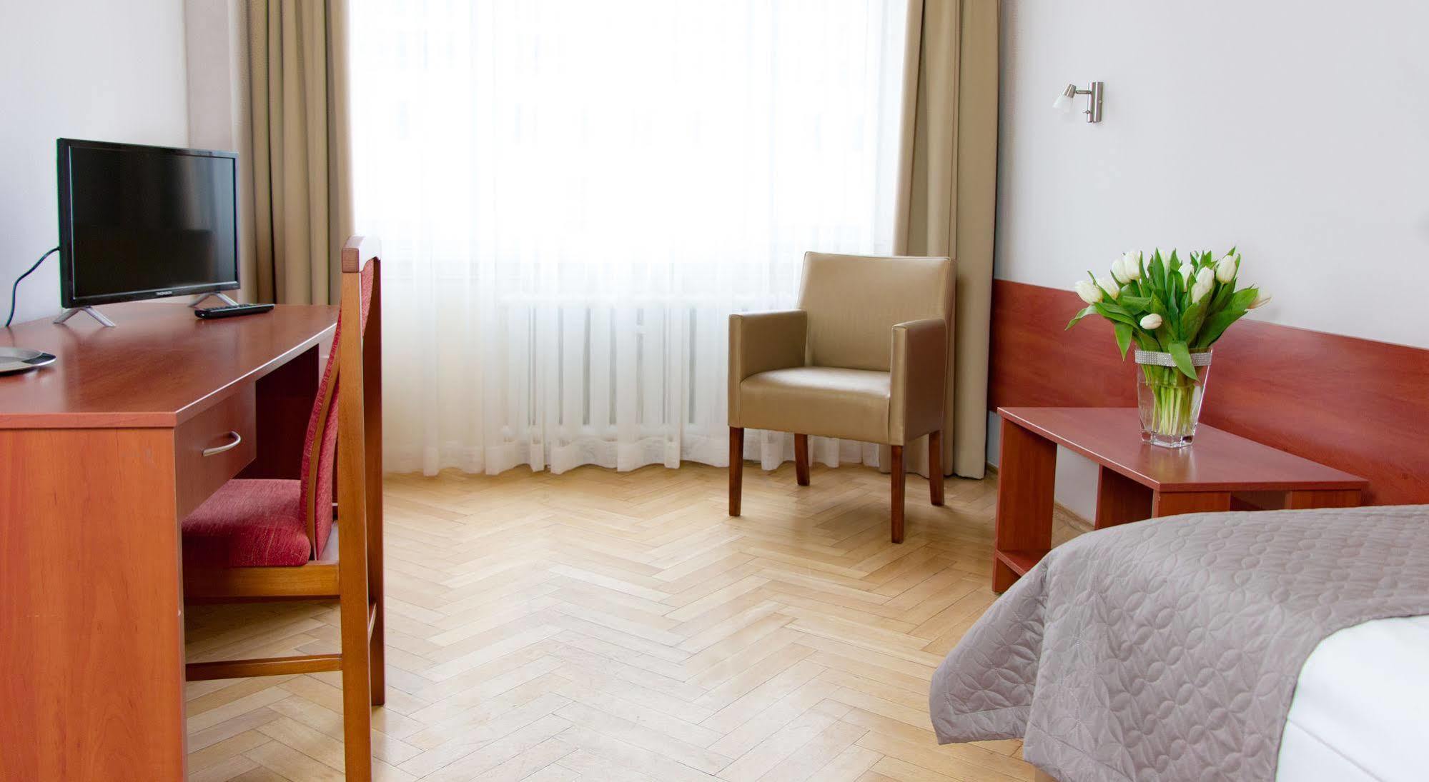 Voco Katowice By Ihg Hotel Bagian luar foto